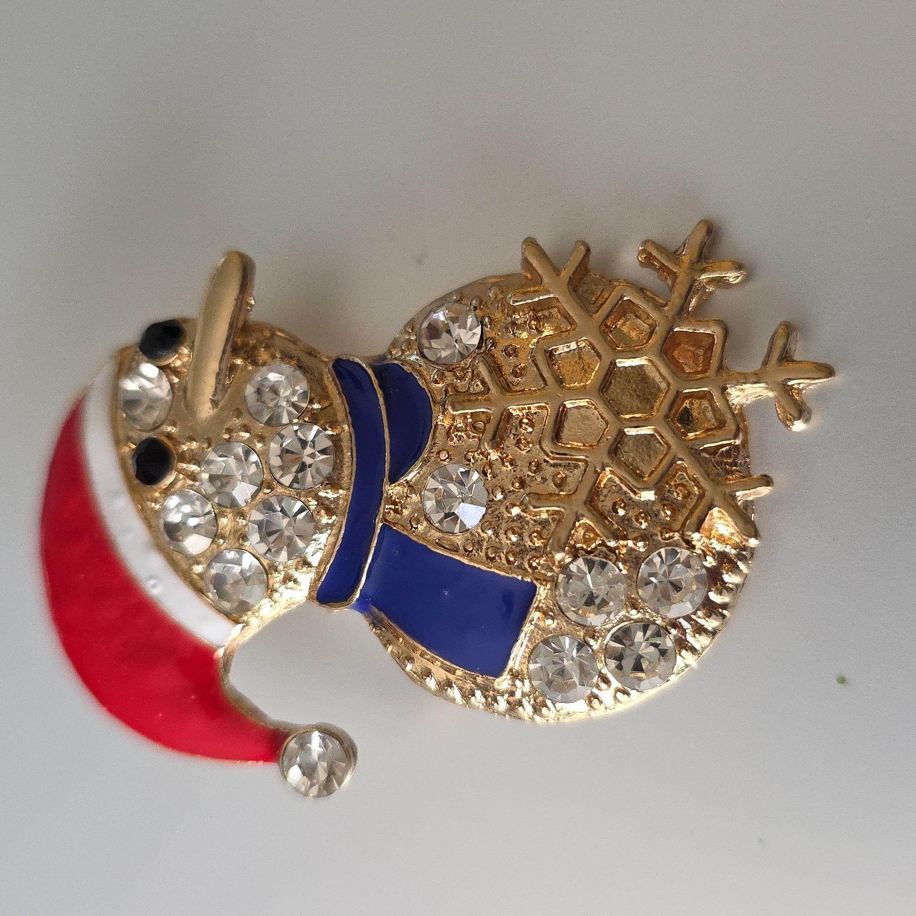 Brooch Christmas Pearl Body Snowman Pin Rhinestones Gold Tone Ice Skating